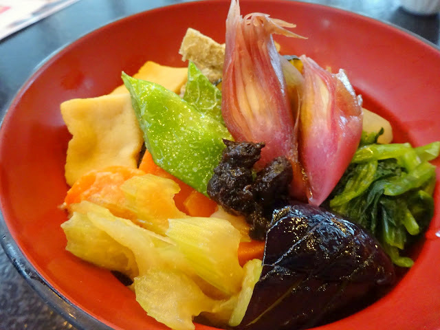 14:00　村民食堂の十色野菜どんぶりでほっこりランチ：軽井沢ひとり女子旅【13】