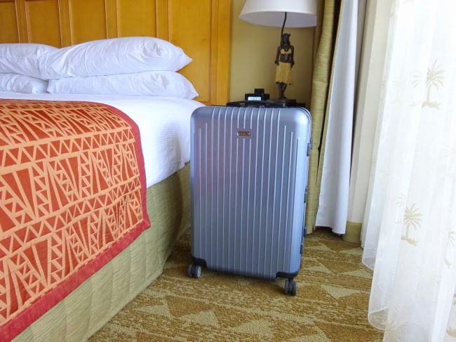 ハワイ旅行用にリモワのスーツケースを楽天でレンタルしました