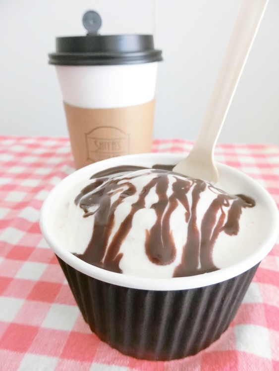 Shiya's Coffee and Icecream （シヤズコーヒーアンドアイスクリーム）のチェストナッツアイス