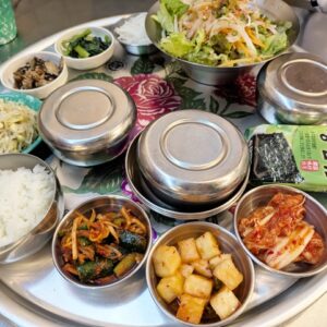 【渋谷】茶亭羽當のコーヒーと黒糖シフォンケーキ